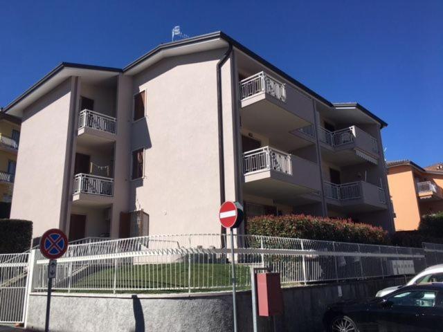 Monolocale A Peschiera Del Garda Vista Lago Apartman Kültér fotó