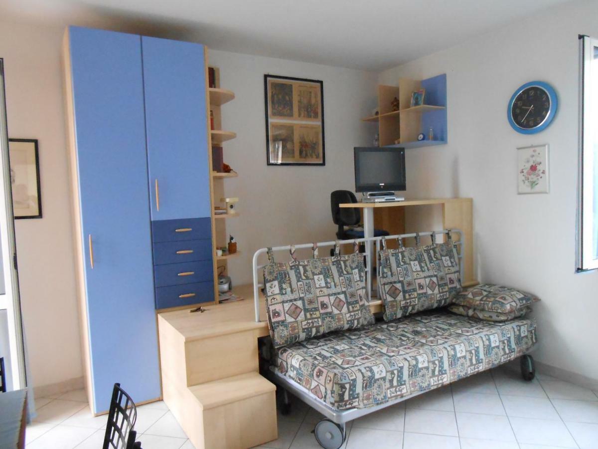 Monolocale A Peschiera Del Garda Vista Lago Apartman Kültér fotó