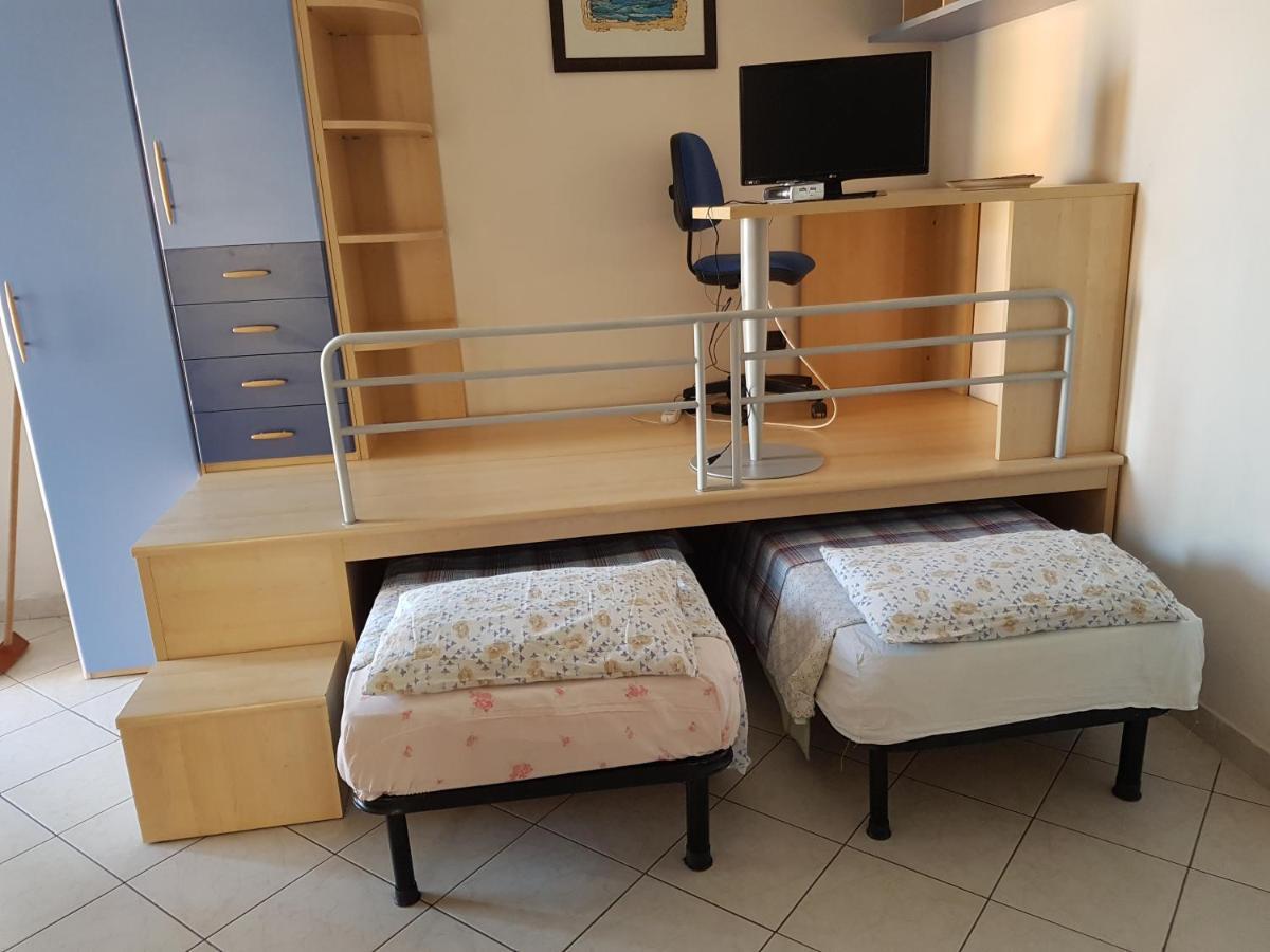 Monolocale A Peschiera Del Garda Vista Lago Apartman Kültér fotó